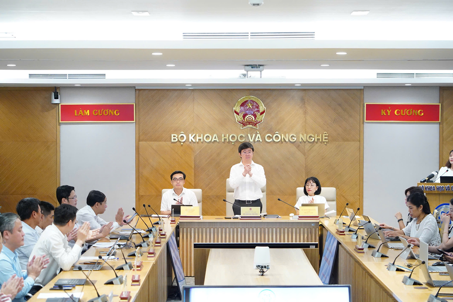 Thúc đẩy khoa học, công nghệ, đổi mới sáng tạo và chuyển đổi số